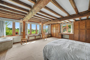 Principal bedroom- click for photo gallery